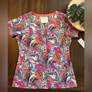 NWT Vera Bradley floral scrub shirt